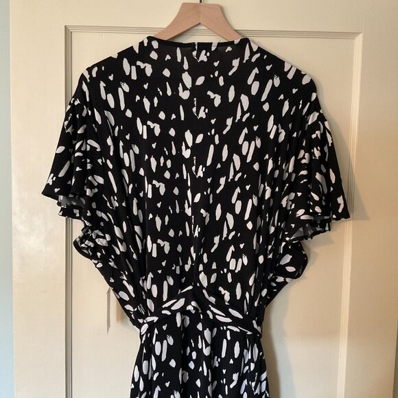 Nine West Flutter Sleeve Wrap Dress Size 4X NWT  Black White - Picture 7 of 10